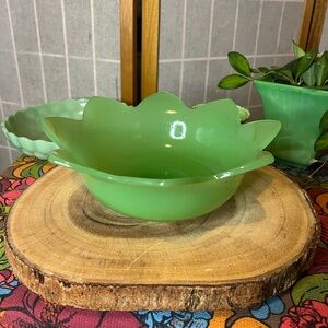 Vintage Fenton jadeite glass flower petal bowl 9"